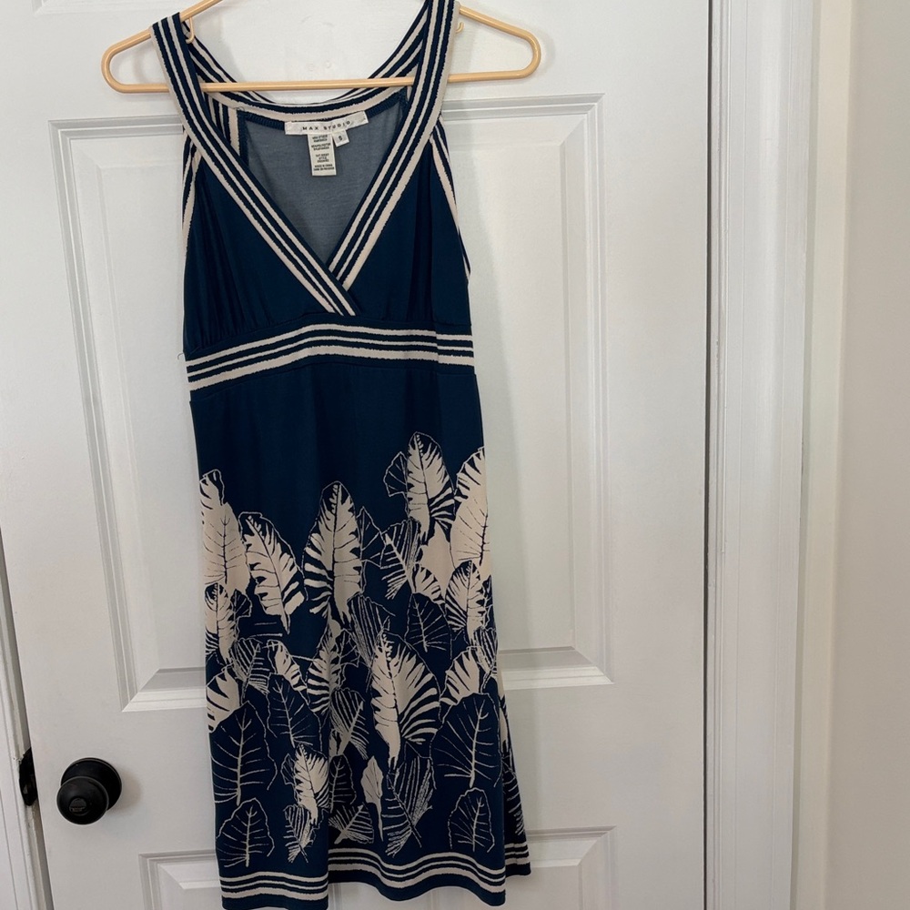 Max Studio Blue and Cream Leaf Pattern Midi Dress